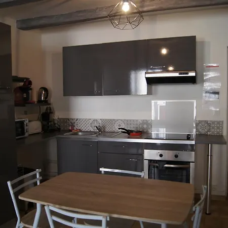 Centre Historique T2 Rdc Apartamento