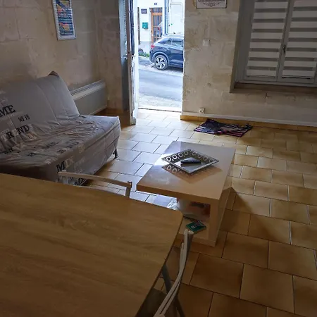 Centre Historique T2 Rdc Апартаменты *