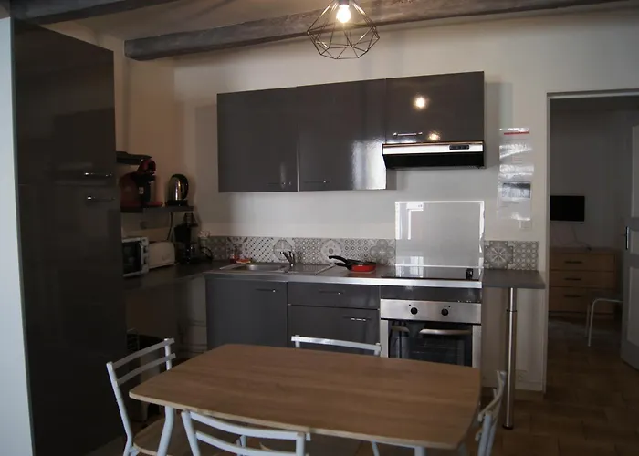 Centre Historique T2 Rdc Apartamento